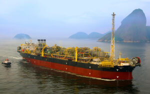FPSO da MODEC chega ao pátio de reciclagem após concluir missão no Brasil