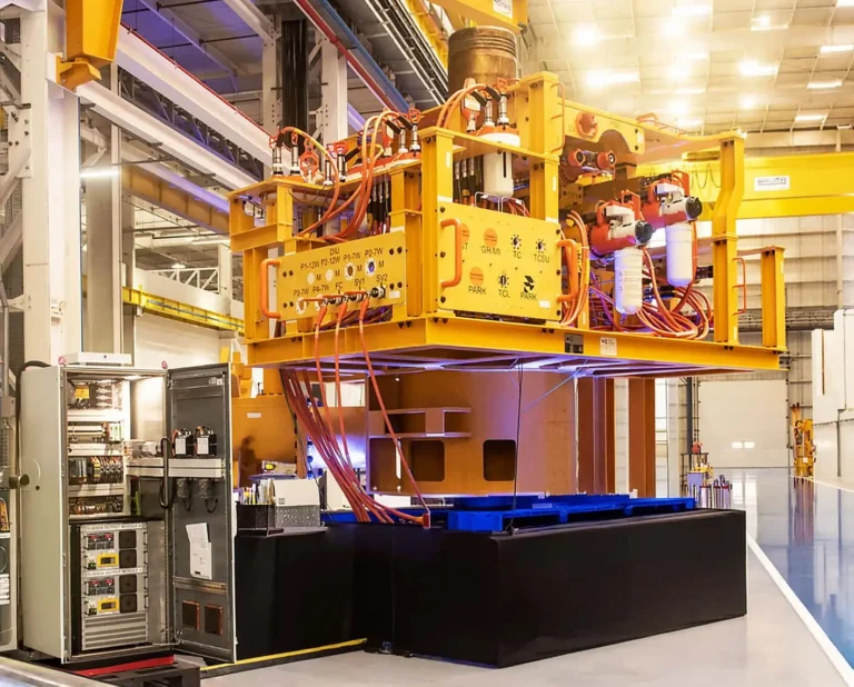 A OneSubsea e gigantes do setor de petróleo e gás estão desbravando águas mais profundas com tecnologia submarina totalmente elétrica